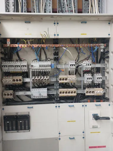 Elektryk Poznań BraciaElektrycy.pl Usługi elektryczne 24h
